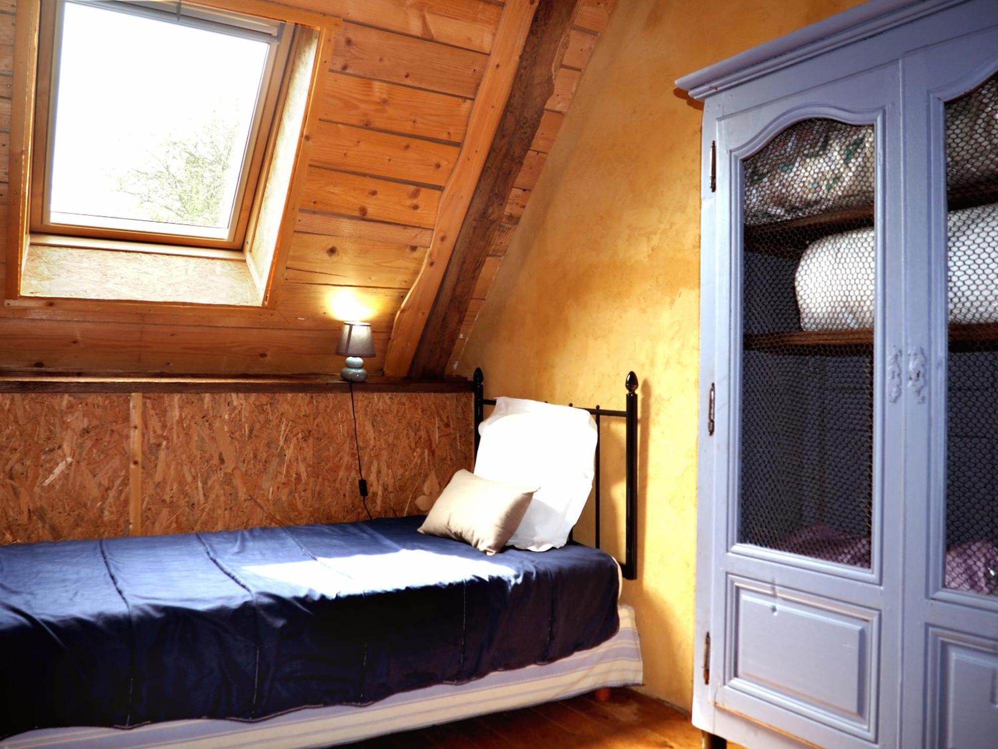 Bretagne Atypique, Dormir Dans Un Ancien Couvent Camlez Room photo