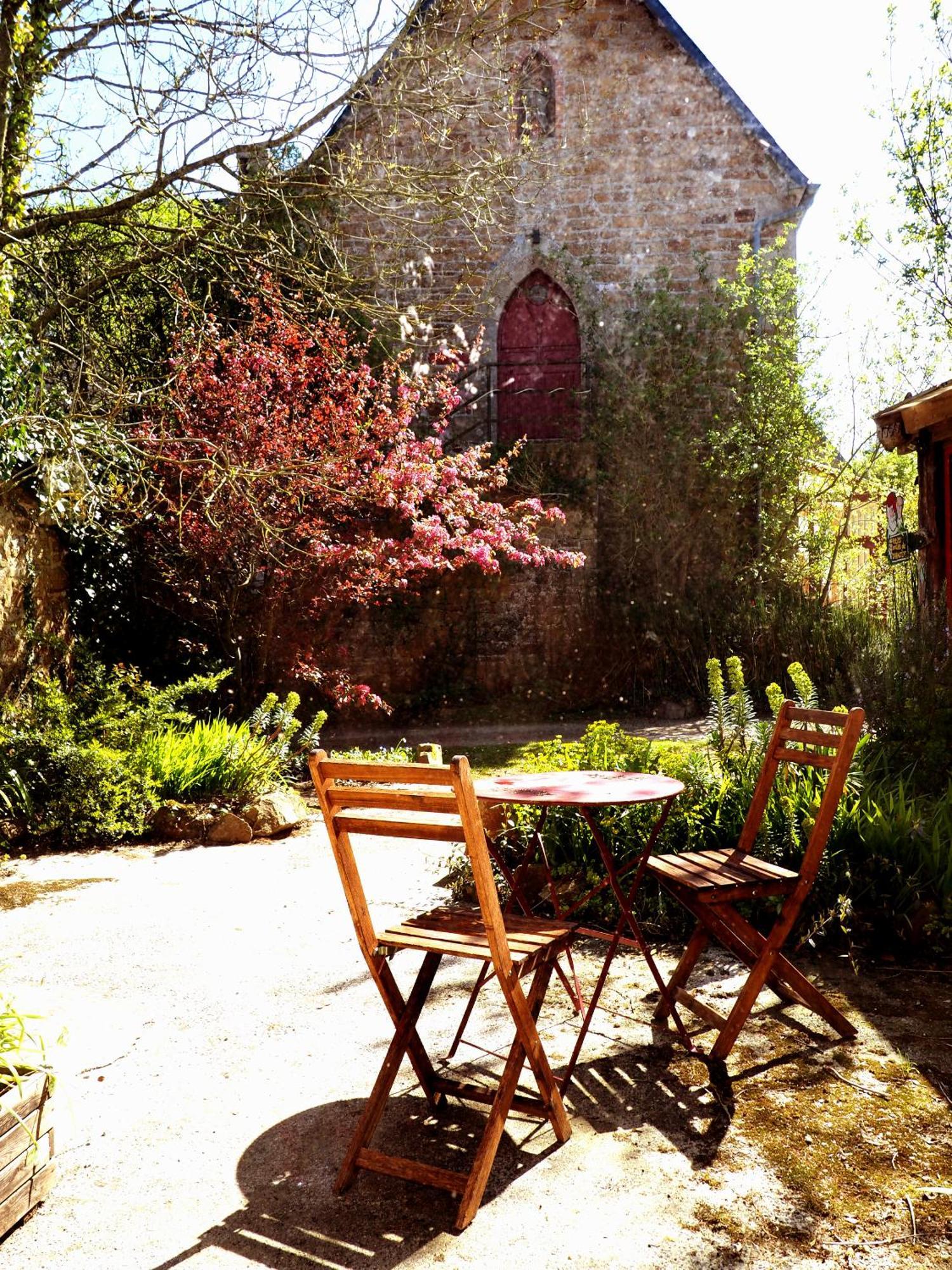 Bretagne Atypique, Dormir Dans Un Ancien Couvent Camlez Exterior photo