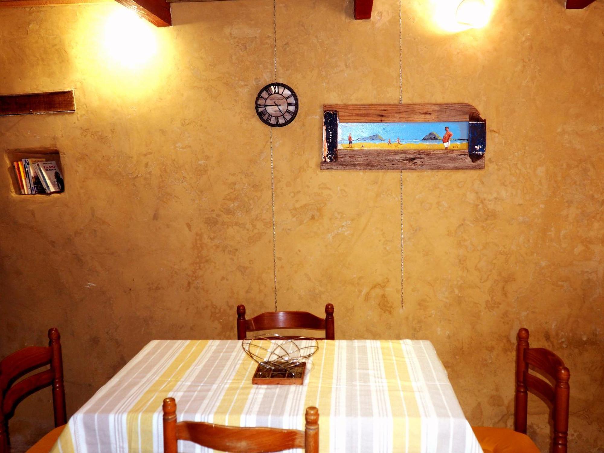 Bretagne Atypique, Dormir Dans Un Ancien Couvent Camlez Room photo