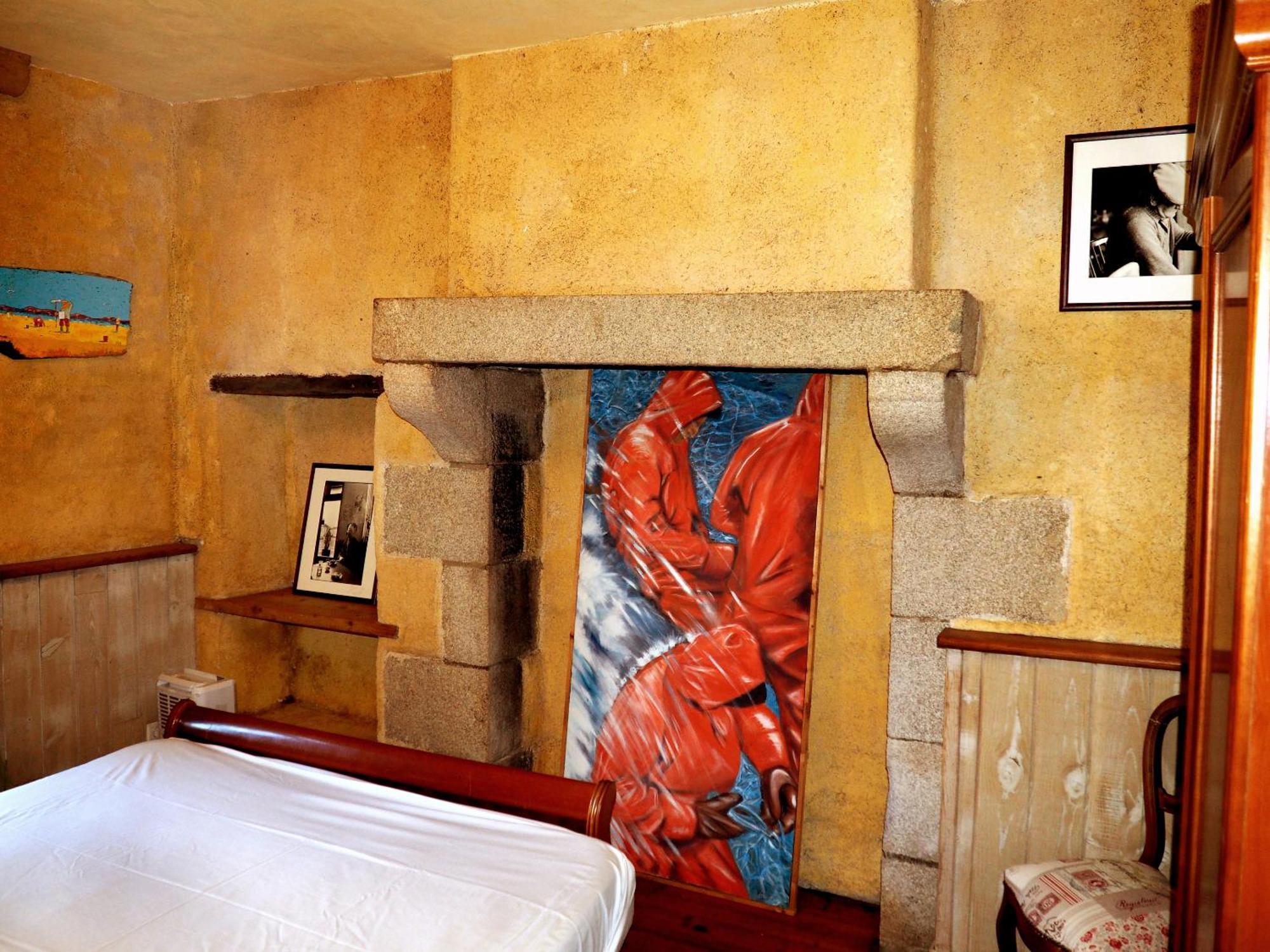 Bretagne Atypique, Dormir Dans Un Ancien Couvent Camlez Room photo